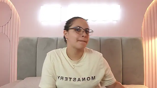 Snapshot of Tayler_Kim chatting on January 31, 2026, 8:07 pm Tayler Kim online show from January 31, 2026, 8:07 pm