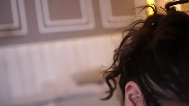 Snapshot of Tayler_Kim chatting on November 18, 2025, 6:44 pm Tayler Kim online show from November 18, 2025, 6:44 pm