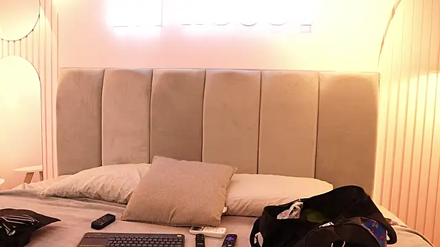 Snapshot of Tayler_Kim chatting on November 2, 2025, 4:01 pm Tayler Kim online show from November 2, 2025, 4:01 pm