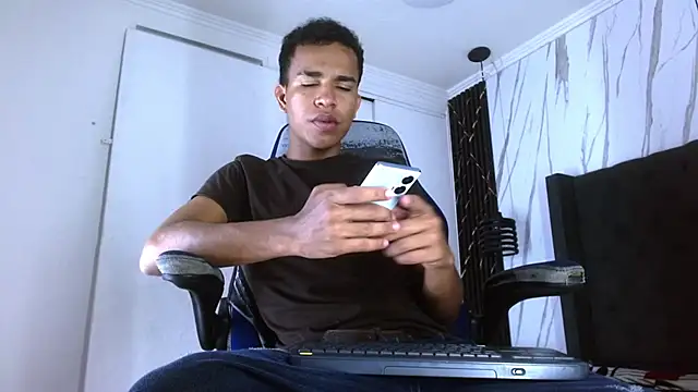 aston xvera online show from October 21, 2025, 3:50 am