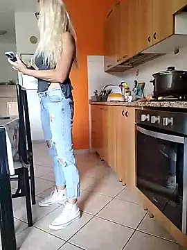  sexyBLONDE46  online show from June 5, 2026, 9:59 am
