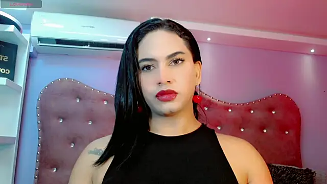 Snapshot of Valeria_Swett_ chatting on October 12, 2025, 7:37 pm Valeria Swett online show from October 12, 2025, 7:37 pm