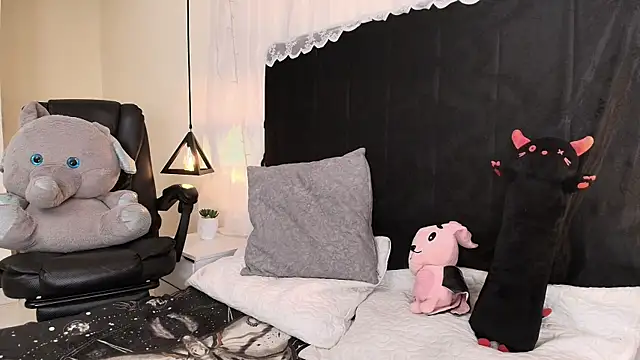 IvyBelle  online show from April 14, 2026, 11:26 am