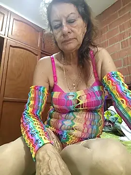 MaryLunne online show from November 12, 2025, 11:36 am