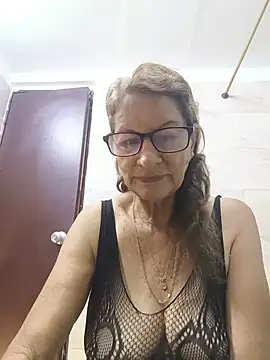 Snapshot of MaryLunne chatting on June 6, 2026, 12:10 pm MaryLunne online show from June 6, 2026, 12:10 pm