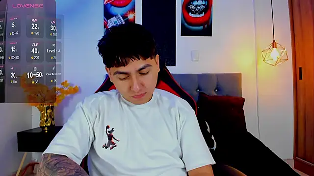 Nicolas James Sc online show from November 12, 2025, 1:37 pm