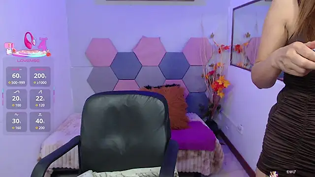 Snapshot of Ximena_Grant chatting on July 3, 2026, 11:39 am Ximena Grant online show from July 3, 2026, 11:39 am