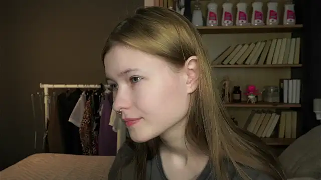 LynHillaire online show from February 11, 2026, 11:21 am