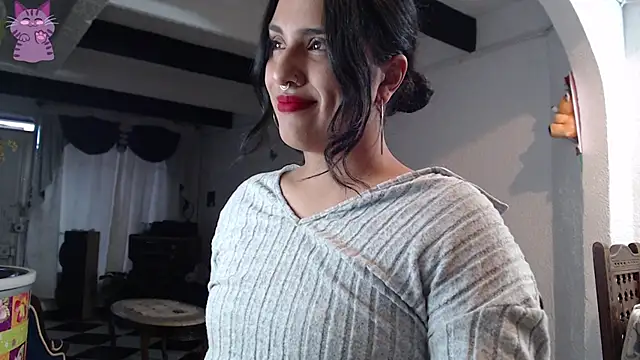 Snapshot of alix_beltran chatting on September 17, 2025, 10:45 pm alix beltran online show from September 17, 2025, 10:45 pm