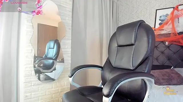 sophie  blare online show from October 30, 2025, 7:11 pm