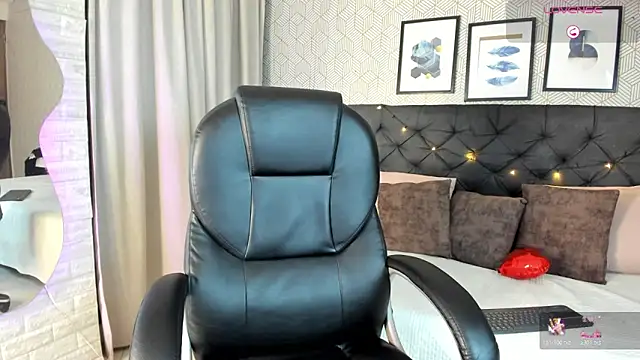 sophie  blare online show from March 11, 2026, 2:55 pm