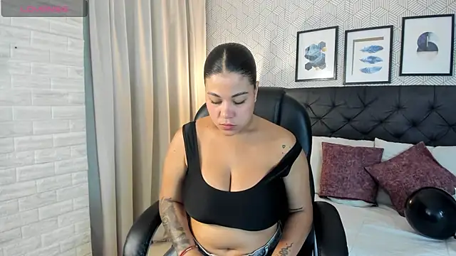 sophie  blare online show from April 17, 2026, 7:17 pm