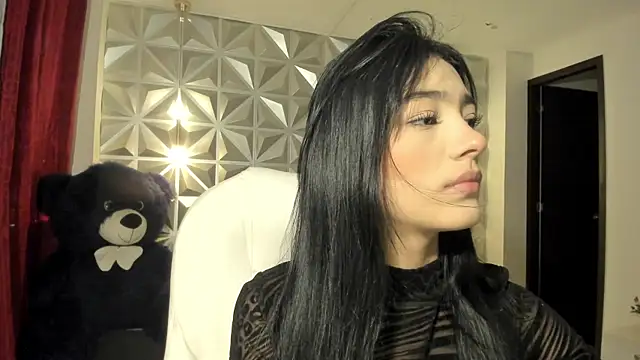 zoerouse  online show from December 1, 2025, 8:21 pm