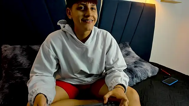 Snapshot of zeusapollofuck chatting on September 11, 2025, 9:15 pm zeusapollofuck online show from September 11, 2025, 9:15 pm