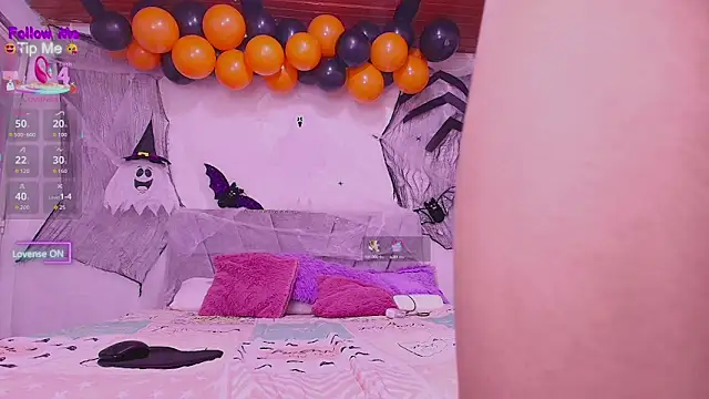 MeganRouss74 online show from October 15, 2025, 7:22 pm