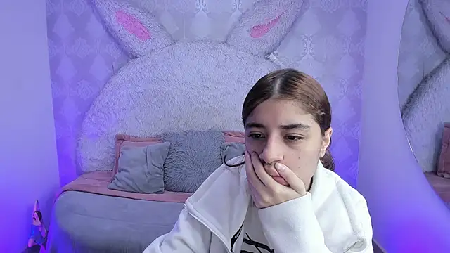 Gaby louse online show from June 4, 2026, 7:18 pm