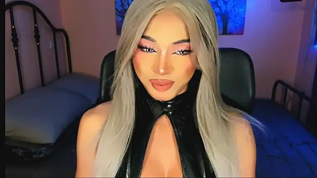 xUrGoddess Bellax online show from December 16, 2025, 11:20 pm