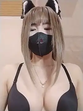 Helen69x online show from April 13, 2026, 3:05 pm