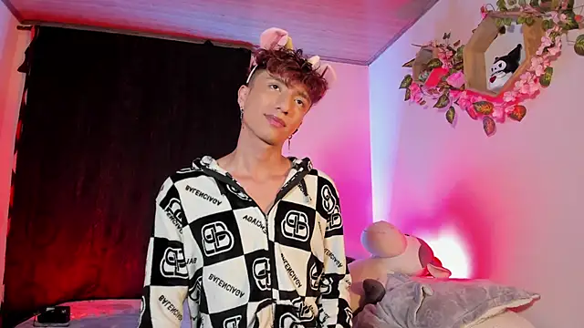 mhatias  online show from March 11, 2026, 4:39 am