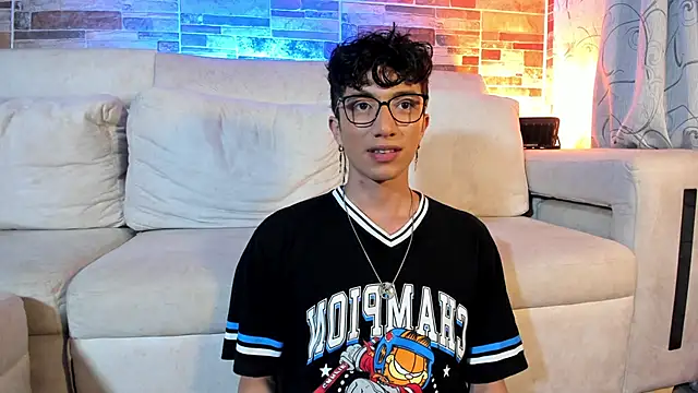 mhatias  online show from February 5, 2026, 3:35 am