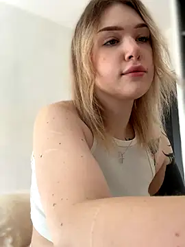 Snapshot of elliss_ chatting on October 8, 2025, 7:21 am elliss  online show from October 8, 2025, 7:21 am