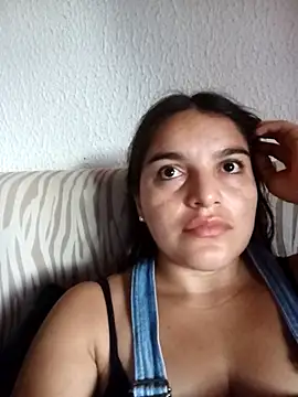 chloe 90 online show from November 9, 2025, 9:19 pm