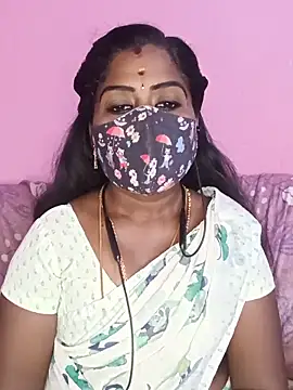 Snapshot of tamilammukuttyy chatting on June 1, 2026, 4:28 pm tamilammukuttyy online show from June 1, 2026, 4:28 pm
