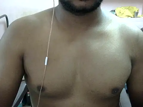 Snapshot of x_boyy_x chatting on October 7, 2025, 4:13 am x boyy x online show from October 7, 2025, 4:13 am