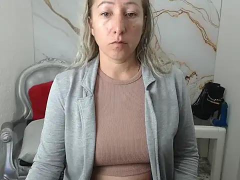Snapshot of swetchrystal chatting on September 29, 2025, 12:55 pm swetchrystal online show from September 29, 2025, 12:55 pm
