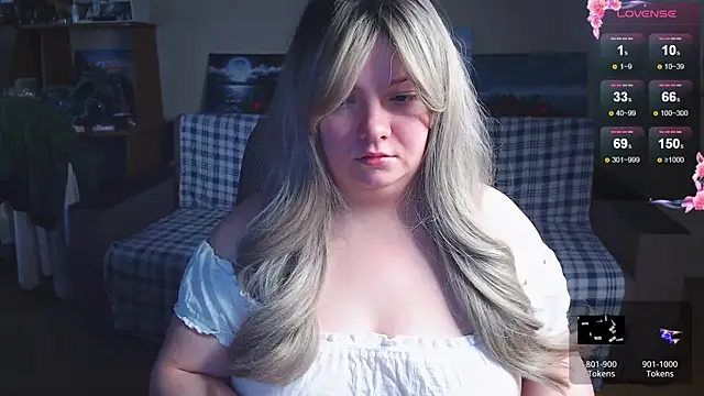 EmillyBones online show from December 14, 2025, 11:16 am