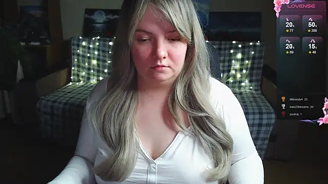 EmillyBones online show from December 14, 2025, 11:21 pm