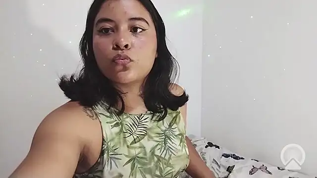 Snapshot of Iris___ chatting on June 3, 2026, 10:49 am Iris online show from June 3, 2026, 10:49 am