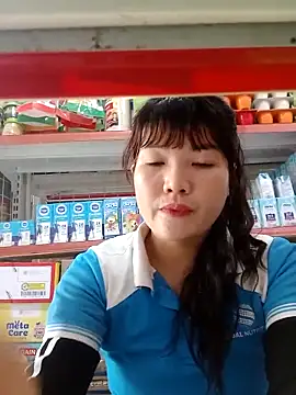 Snapshot of Thao_xx chatting on October 5, 2025, 7:54 am Thao xx online show from October 5, 2025, 7:54 am