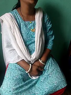 Snapshot of desi_boudi87 chatting on May 6, 2026, 3:54 am desi boudi87 online show from May 6, 2026, 3:54 am
