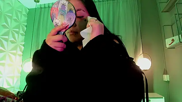 MAGIC TESSA online show from December 5, 2025, 8:39 pm