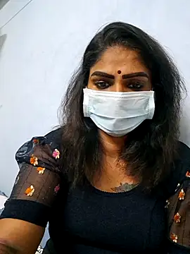 Snapshot of sherlin24 chatting on September 17, 2025, 5:26 pm sherlin24 online show from September 17, 2025, 5:26 pm