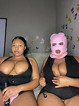 JuicyMellow21 online show from April 14, 2026, 10:37 pm