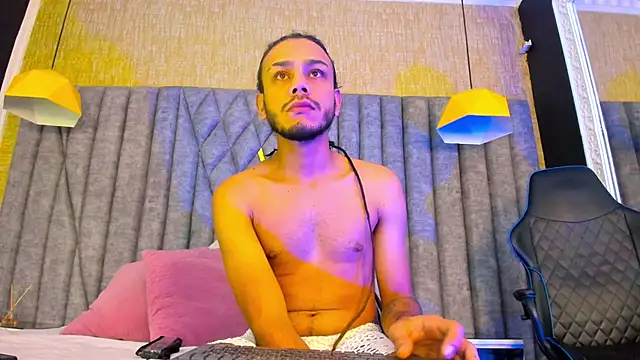 Boss Domiinator online show from November 15, 2025, 3:43 am