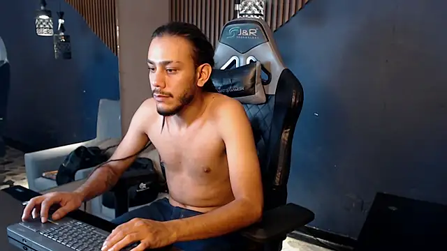 Boss Domiinator online show from September 12, 2025, 4:01 am