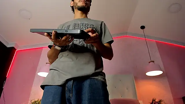 Boss Domiinator online show from March 19, 2026, 12:05 pm