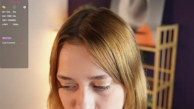 HollieCollelo online show from September 12, 2025, 3:39 am