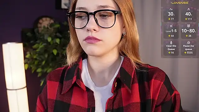 HollieCollelo online show from October 3, 2025, 3:09 am