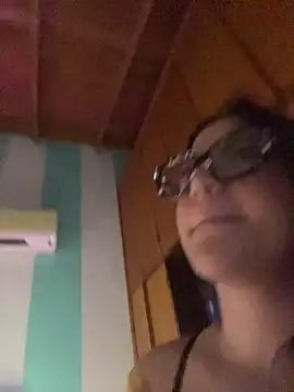 Snapshot of alilith chatting on June 6, 2026, 3:28 pm alilith online show from June 6, 2026, 3:28 pm