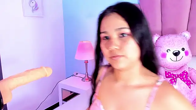 emma clarke  online show from September 11, 2025, 3:39 am