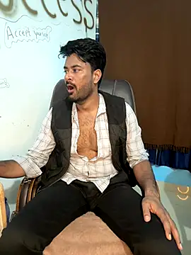 MeekBatgirl online show from November 20, 2025, 1:34 pm