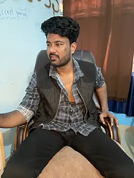 MeekBatgirl online show from November 21, 2025, 6:56 am