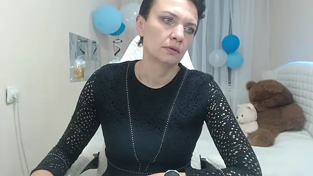 AvaSaturnian online show from September 30, 2025, 12:11 pm