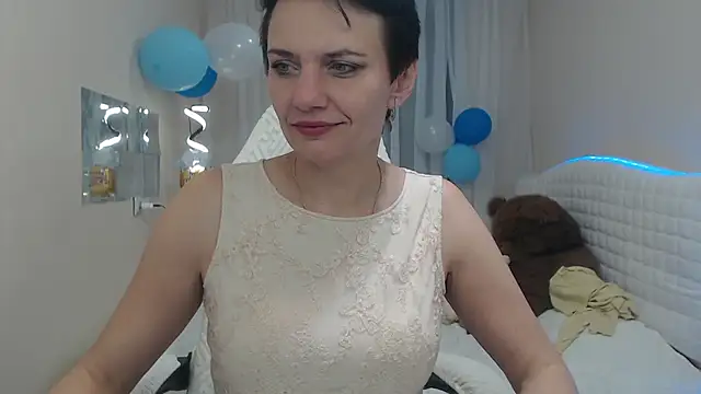 AvaSaturnian online show from October 2, 2025, 12:30 pm