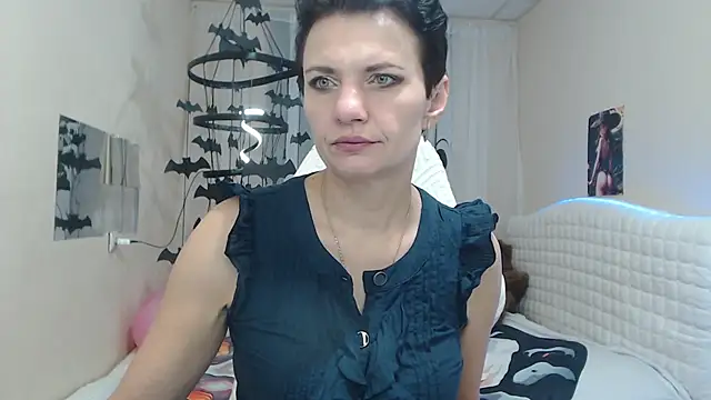 AvaSaturnian online show from November 4, 2025, 7:23 am