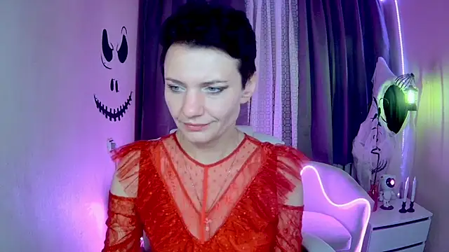 AvaSaturnian online show from October 21, 2025, 12:59 pm